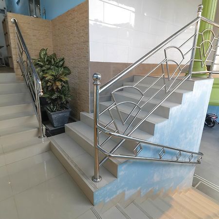 Hotel Reddoorz Near Nagoya Hill Batam Exterior foto